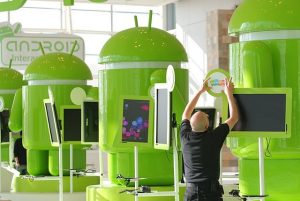 97044-android-mascot-at-google-i-o-photos