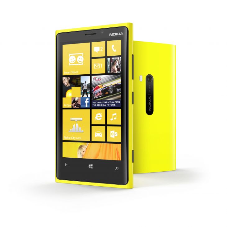 700-nokia-lumia-920-yellow-2-devices